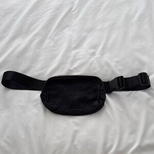 lululemon athletica Midnight Black Belt Bag